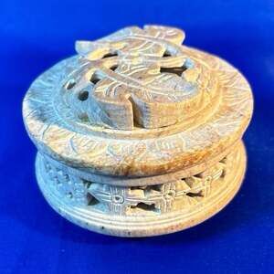 Vintage asian style trinket/jewelry box